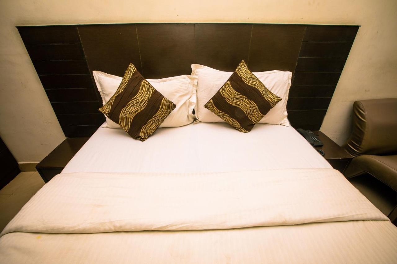 Orion Residency Hotel Chennai Bagian luar foto